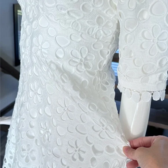 New 🦢 High-End White Embroidered Eyelet V-Neck Dress - Picture 12 of 17